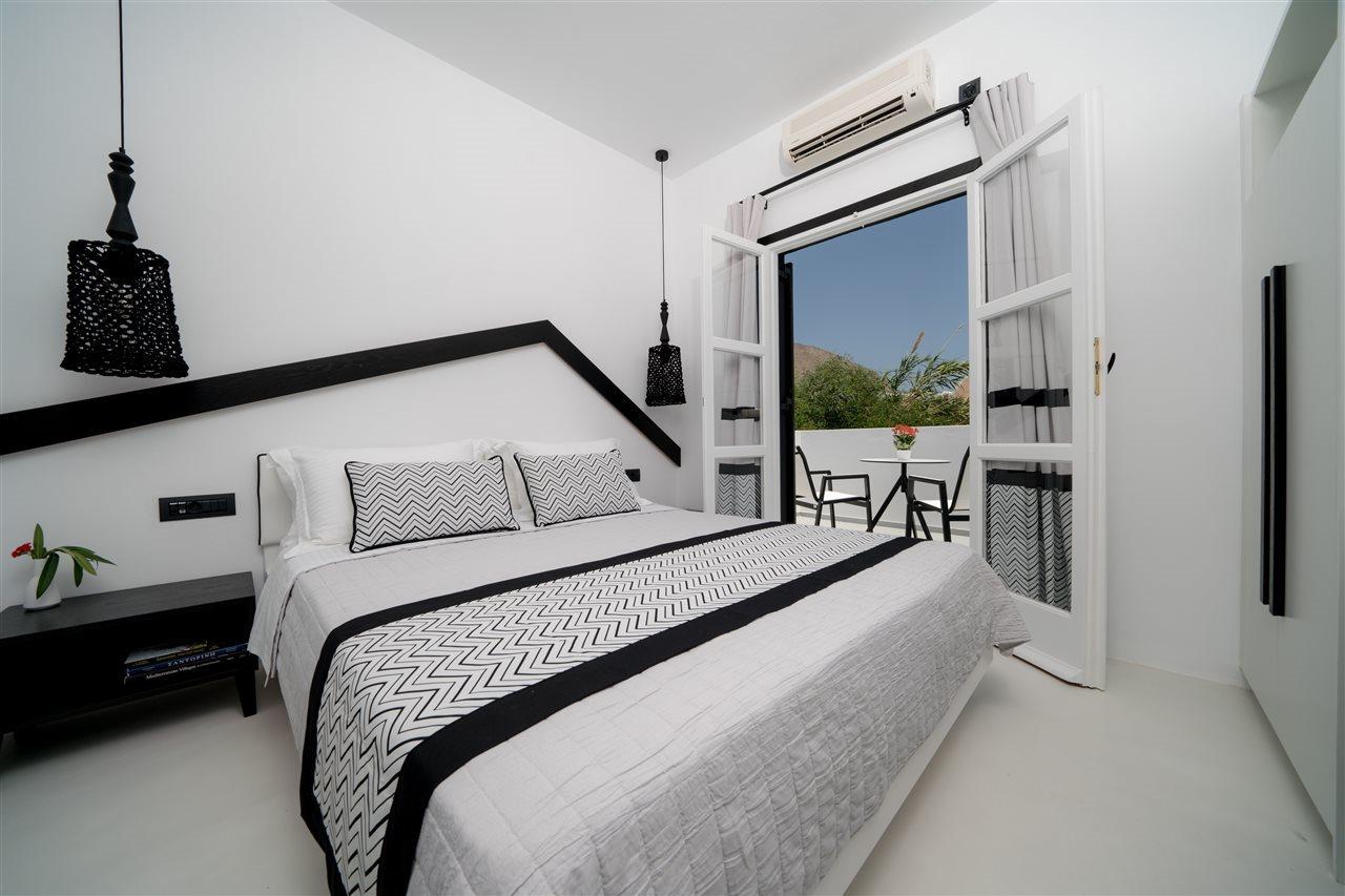 Divelia 4* Perissa (Santorini)