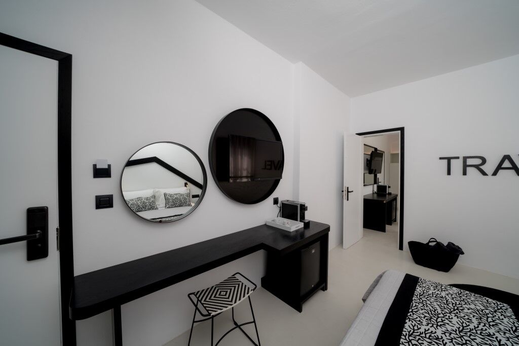 Divelia 4* Perissa (Santorini)